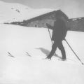 Primo corso di istruzione sull'uso degli ski - L'istruttore C. Klucker